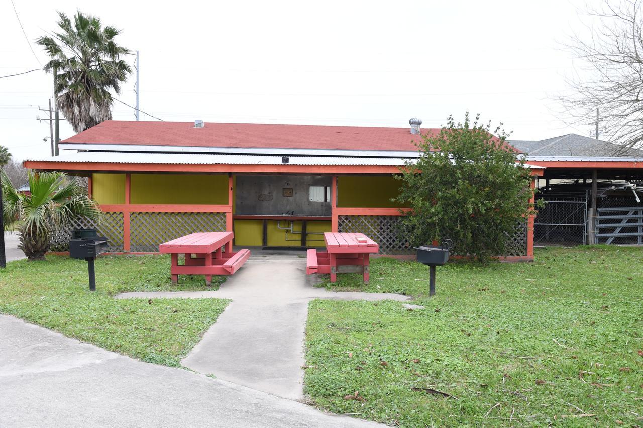 Gulfway Motel And Restaurant Gilchrist Exterior foto